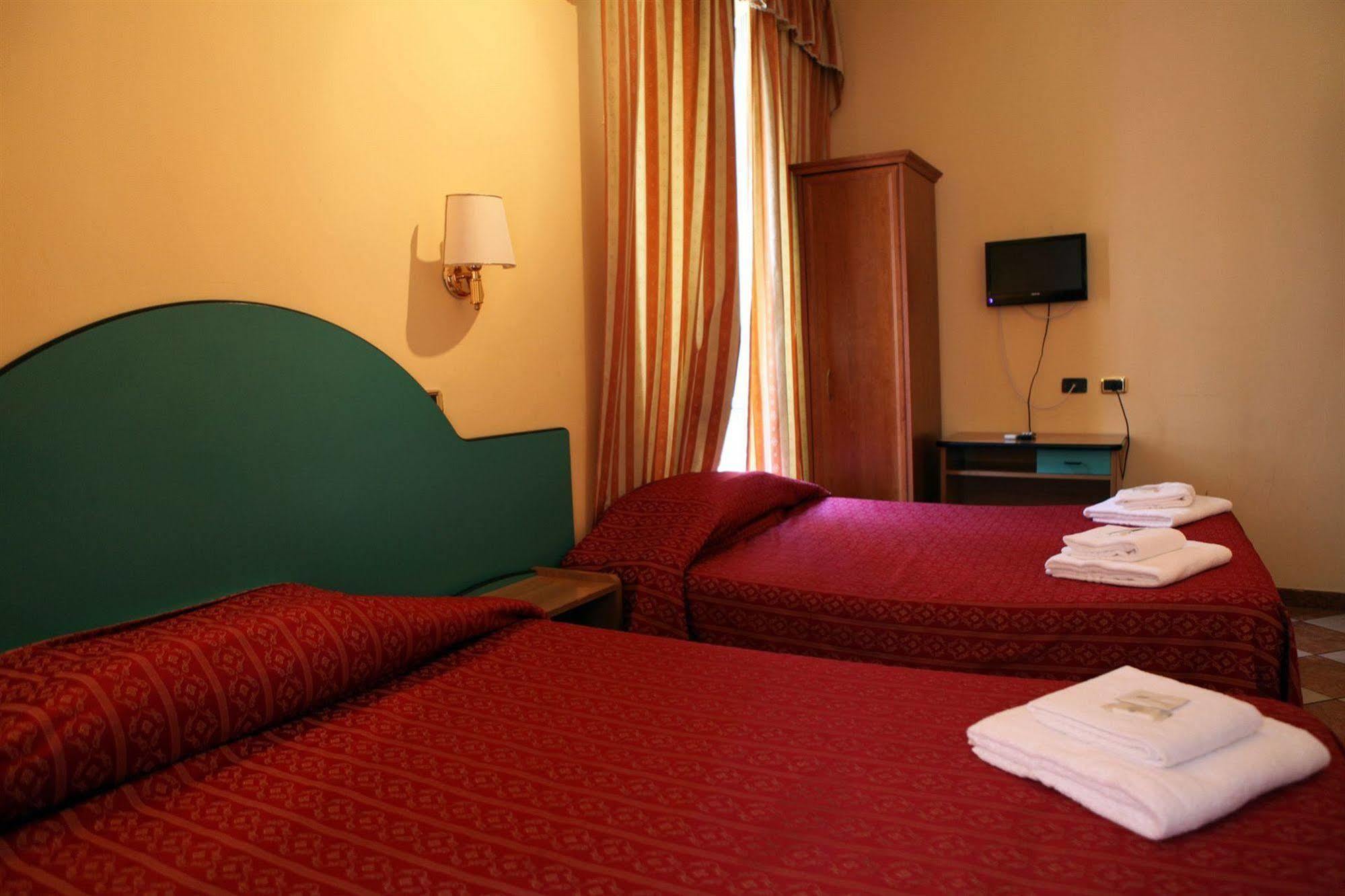Hotel Hollywood Рим Экстерьер фото