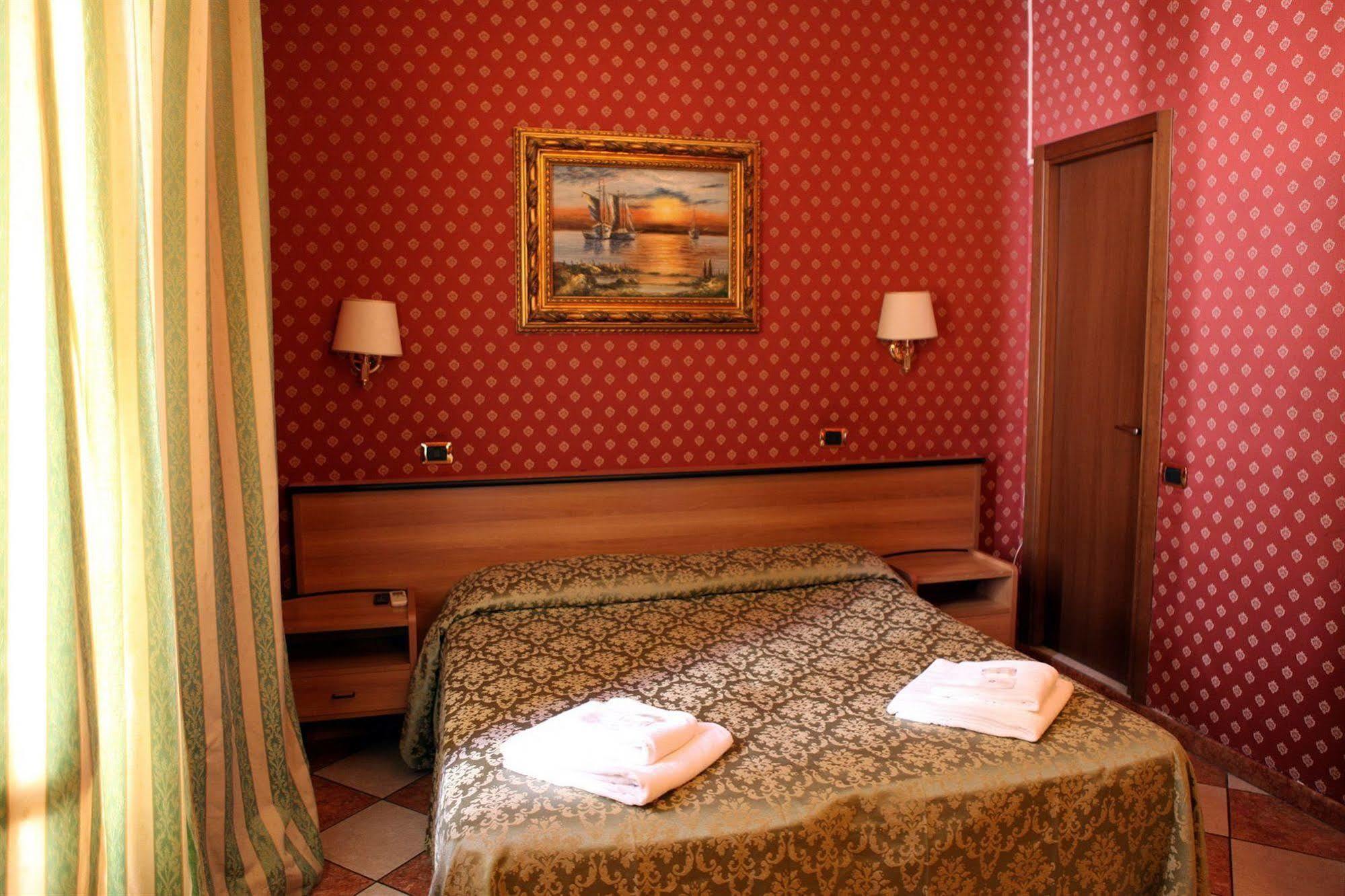 Hotel Hollywood Рим Экстерьер фото